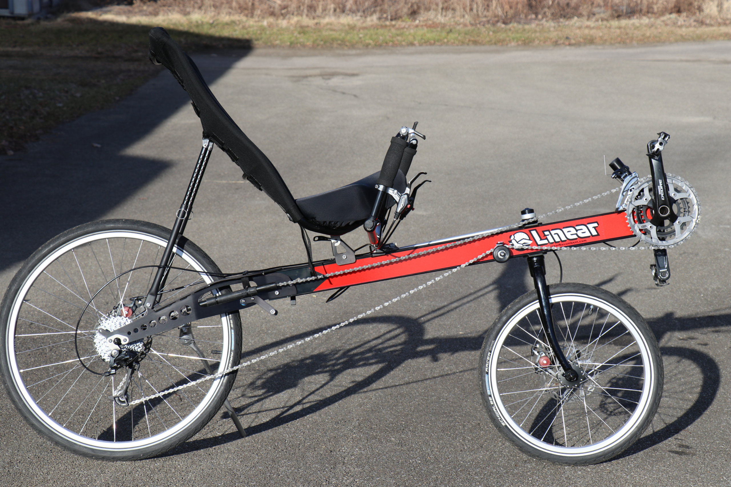Demo Linear Roadster 42 Red